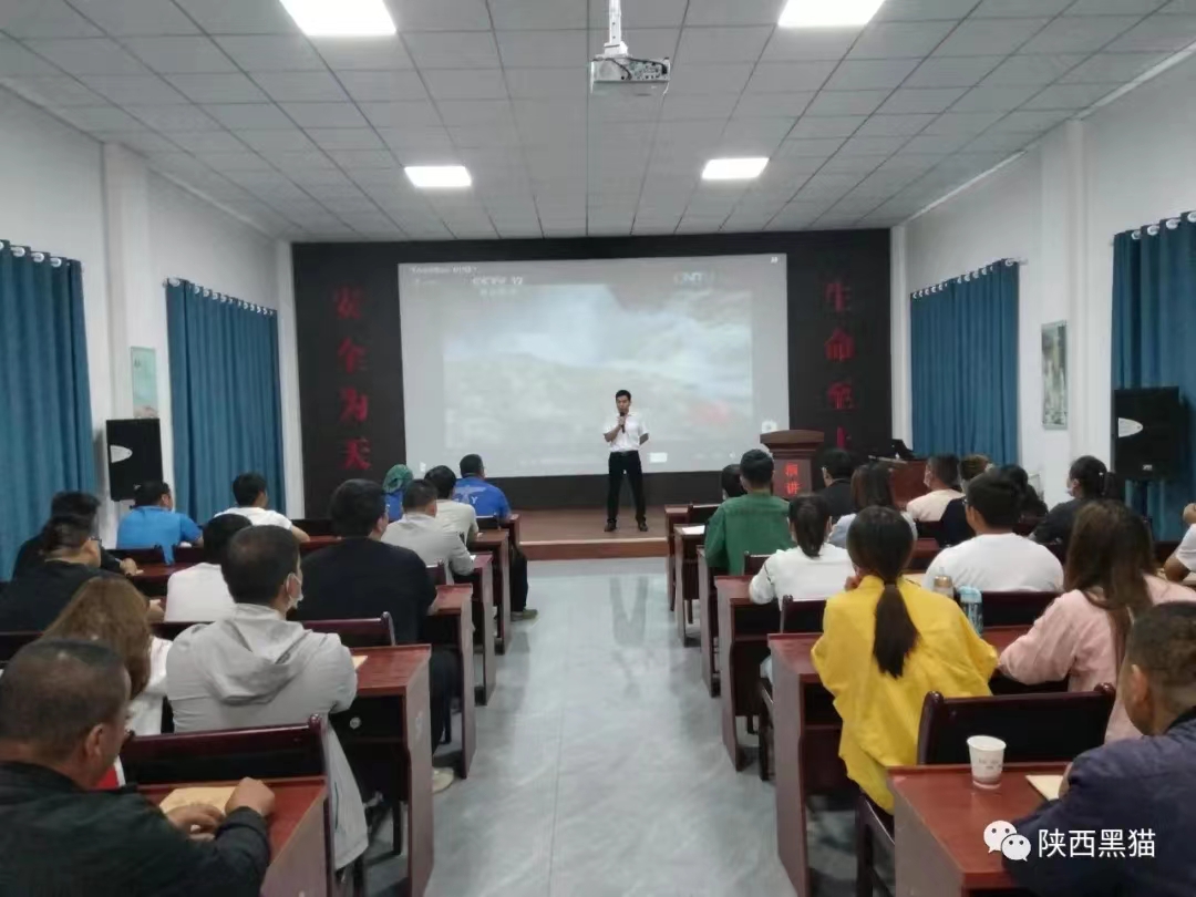 張掖宏能煤業(yè)有序開展磚廠新員工崗前教育培訓(xùn) 張掖宏能煤業(yè)有序開展磚廠新員工崗前教育培訓(xùn)